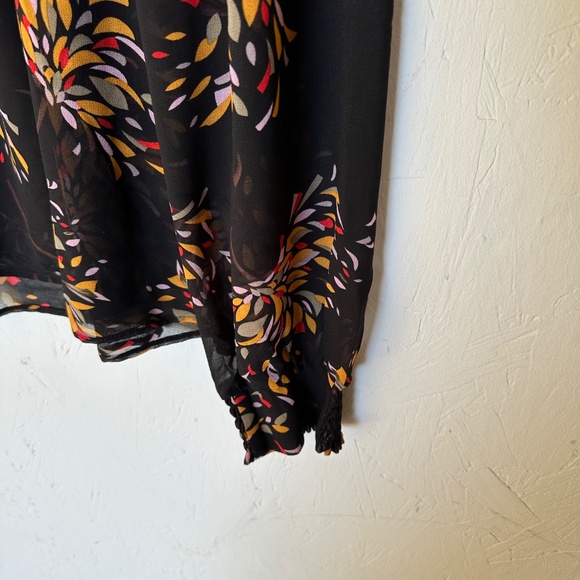 CAbi long sleeve polyester floral blouse medium - Picture 6 of 11